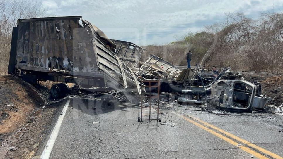 Bloqueos en la zona rural de Mazatlán por enfrentamientos deja sin rutas de camiones Bloqueos en la zona rural de Mazatlán por enfrentamientos deja sin rutas de camiones