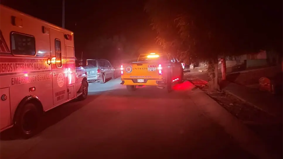 FOTO: Mujer hiere a hombre con un cuchillo; podría tratarse de un conflicto marital