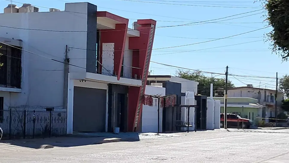 FOTO: Algunas viviendas ya habían sido atacadas el día de ayer. (FOTO: Luis Ramírez).