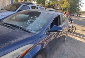 Enfrentamiento entre civiles armados deja nueve vehículos baleados en la colonia Emiliano Zapata de Culiacán