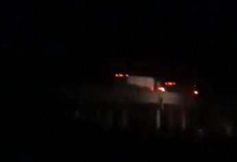 Sujetos armados bloquean autopista Benito Juárez a la altura de El Batallón, en Navolato