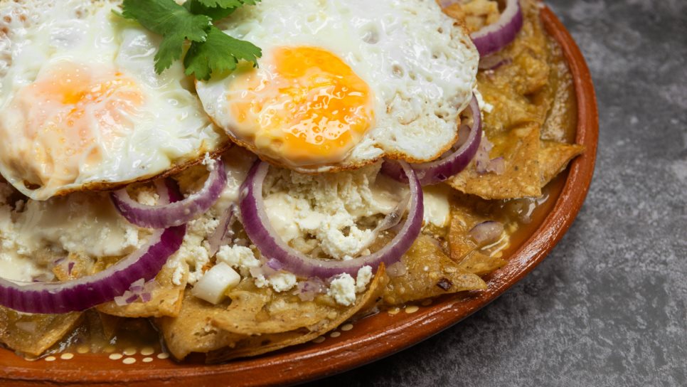 Chilaquiles: el desayuno perfecto y delicioso que podría afectar tu salud y no lo sabías Chilaquiles: el desayuno perfecto y delicioso que podría afectar tu salud y no lo sabías