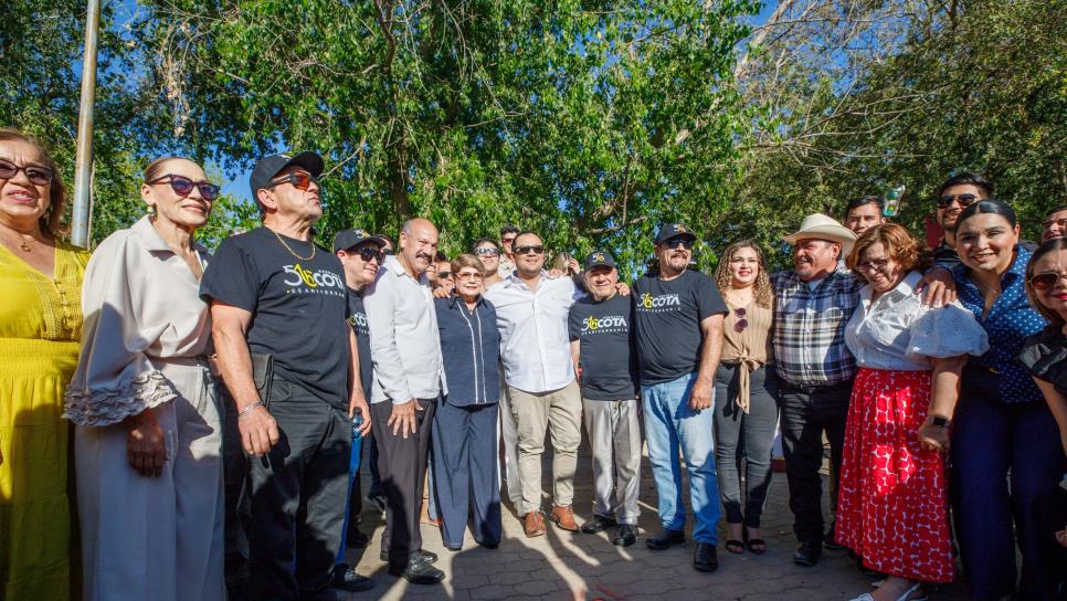Hermanos Cota reciben estrella en el Paseo de la Fama por su 50 aniversario Hermanos Cota reciben estrella en el Paseo de la Fama por su 50 aniversario