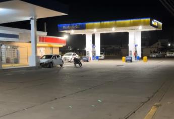Asesinan a balazos a policía de investigación en una gasolinera a la salida norte de Mazatlán