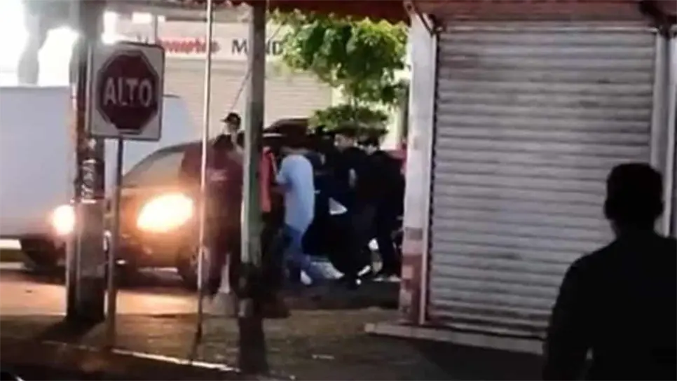 El violento hecho fue captado en video, (FOTO: Cortesía).