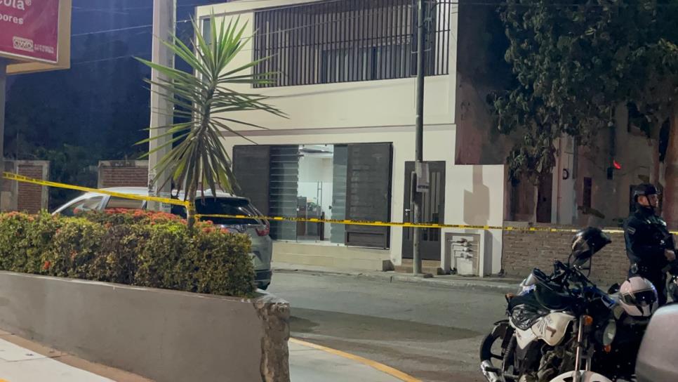 Asesinan a vendedor de seguros en su oficina en el Fovissste Playa Azul de Mazatlán Asesinan a vendedor de seguros en su oficina en el Fovissste Playa Azul de Mazatlán
