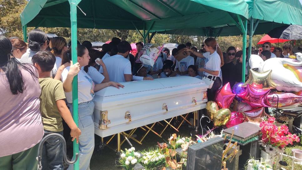 Familiar acusa a militares de haberles quitado la vida a las niñas Leydi y Alexa en Badiraguato Familiar acusa a militares de haberles quitado la vida a las niñas Leydi y Alexa en Badiraguato