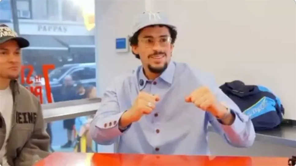 Bud Bunny reveló cual habría sido su pelea de ensueño destacando al más grande de todos, el legendario Muhammad Ali, pero este destacó un enfrentamiento ante la leyenda mexicana el gran Julio César Chávez, donde este dijo que hubiera sido un empate