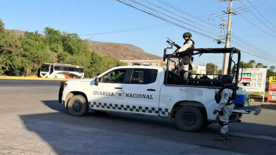 Autoridades acudieron en apoyo de los elementos de la Guardia Nacional. (FOTO: Luis Ramírez).