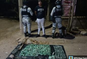 Detienen a sujeto en vehículo robado y con dosis de droga en Loma de Rodríguera, en Culiacán