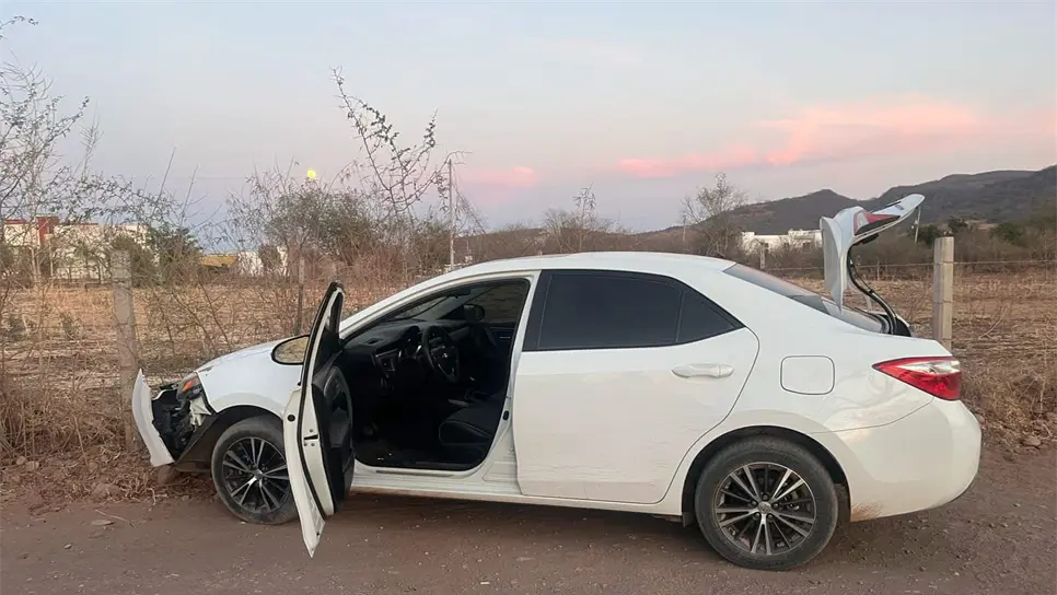 Los vehículos quedaron abandonados en el lugar. (FOTO: Ángel Beltrán).