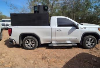 Aseguran vehículos blindados, arma larga y cartuchos en el ejido Los Cascabeles, en Culiacán
