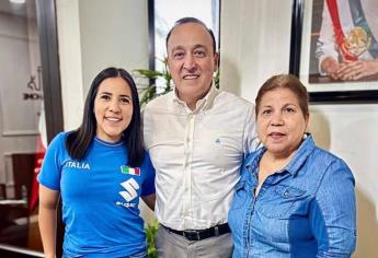 Antonio Menéndez se reúne en Palacio Municipal con la ciclista Yusseli Soto