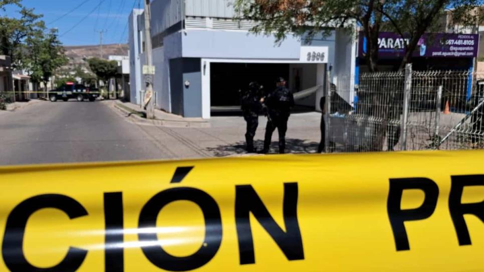 Balean una casa y derriban portón en San Benito, en Culiacán Balean una casa y derriban portón en San Benito, en Culiacán