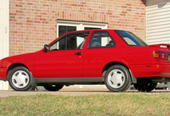 Este auto clásico modelo 1991 enterito cuesta 400 mil pesos: ¿Qué lo hace tan especial?