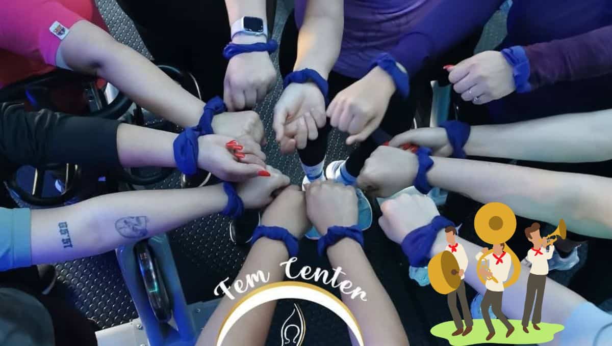 En este popular gimnasio de Guasave dan clases de spinning con banda en vivo y así sí dan ganas de hacer ejercicio. FOTO: Cortesía.