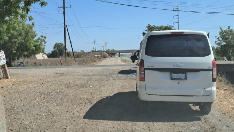 Hallan a un ejecutado con las manos sujetadas a la espalda en el campo El Diez de Culiacán Hallan a un ejecutado con las manos sujetadas a la espalda en el campo El Diez de Culiacán