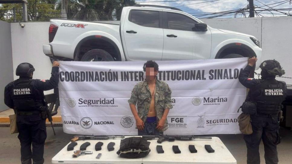Detienen a civil, aseguran armamento y camioneta robada en Villa Juárez, Navolato Detienen a civil, aseguran armamento y camioneta robada en Villa Juárez, Navolato