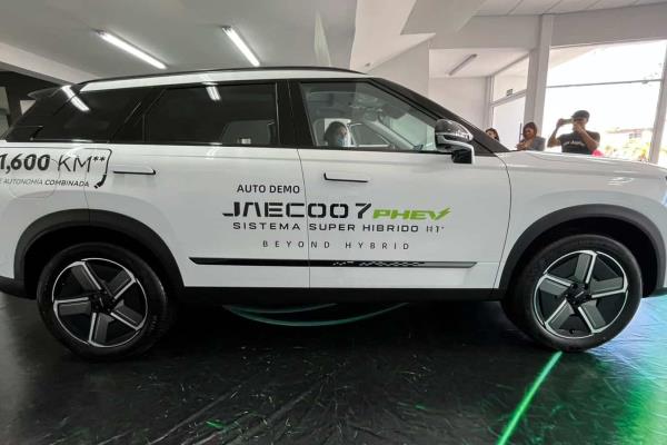 Así es la JAECOO7 PHEV, la SUV híbrida más poderosa de Chirey