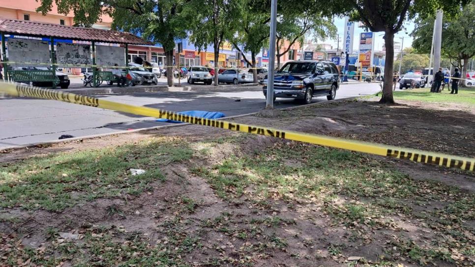 Atropellan y matan a una mujer en Culiacán; intentaba cruzar un bulevar Atropellan y matan a una mujer en Culiacán; intentaba cruzar un bulevar