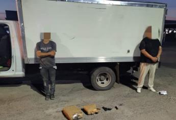 Militares detienen a dos civiles tras persecución en Mazatlán; aseguran vehículo, arma y objetos ilícitos