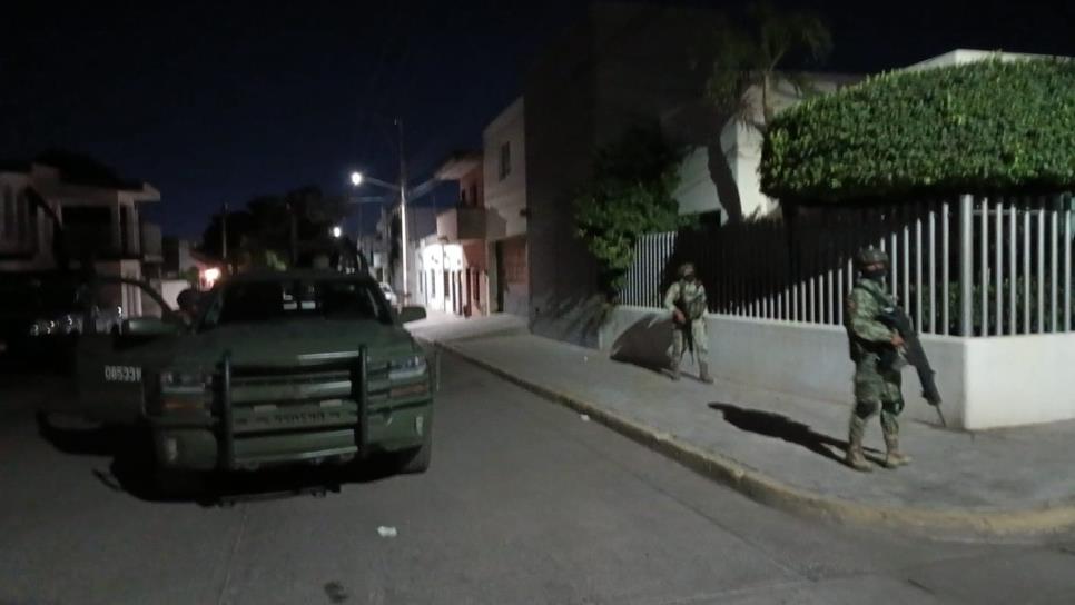 Sujetos armados levantan a una mujer y a sus dos hijos en la colonia El Palmito, en Culiacán Sujetos armados levantan a una mujer y a sus dos hijos en la colonia El Palmito, en Culiacán