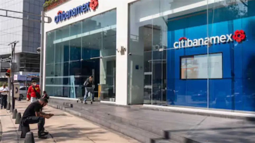 La relación entre Banamex y Citigroup llegó a su fin tras 23 años de colaboración entre ambas partes, donde Banamex, ahora independiente, se enfocará en la banca de consumo, mientras que Citi México se concentrará en la banca corporativa e institucional