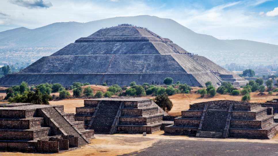 Teotihuacán: después de 4 años, el INAH permite subir de nuevo a la Pirámide de la Luna Teotihuacán: después de 4 años, el INAH permite subir de nuevo a la Pirámide de la Luna