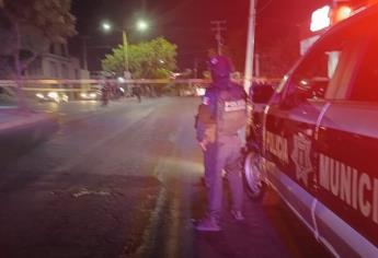 Sujetos asesinan a balazos a un motociclista por una de las calles del fraccionamiento Alturas del Sur en Culiacán