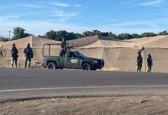 Se enfrentan civiles y militares en La Palma, Navolato; helicóptero Black Hawk dispara desde el aire