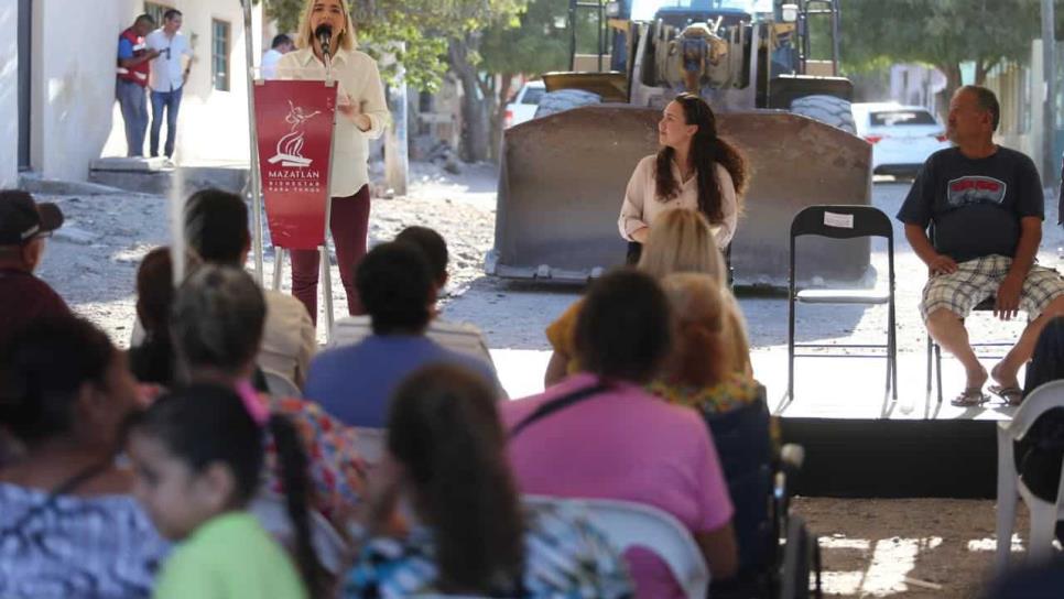 Gobierno de Mazatlán da arranque a pavimentación, ahora es el turno de la colonia Francisco I. Madero Gobierno de Mazatlán da arranque a pavimentación, ahora es el turno de la colonia Francisco I. Madero
