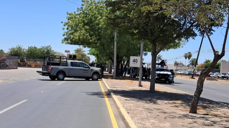 Cierran circulación por carretera Navolato tras balacera en el penal de Aguaruto en Culiacán Cierran circulación por carretera Navolato tras balacera en el penal de Aguaruto en Culiacán
