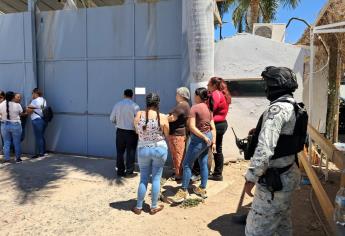 Queremos saber si están vivos; familiares de reos se plantan en el penal de Aguaruto en Culiacán