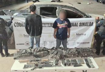 Detienen a dos hombres fuertemente armados en Navolato tras intensa persecución