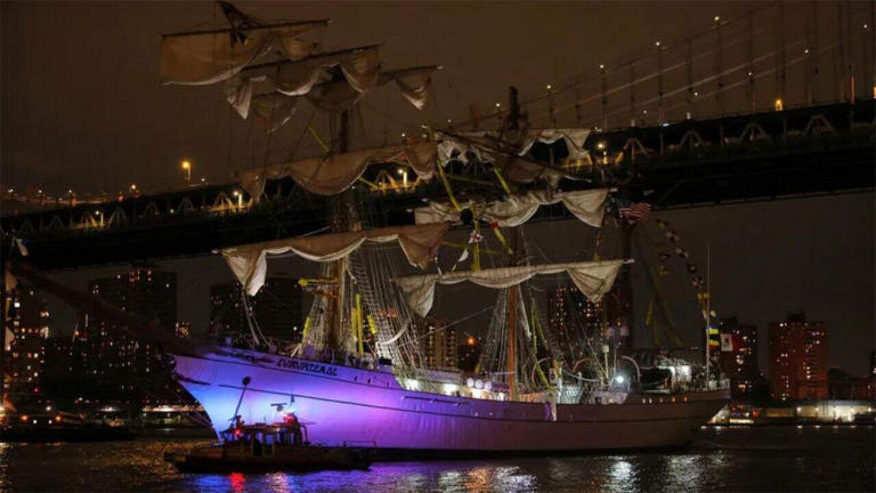 Nueva York honra a víctimas del Cuauhtémoc con banderas a media asta