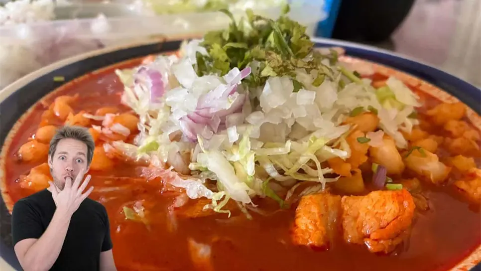 El pozole es uno de los platillos más populares en México. FOTO: Luz Noticias.