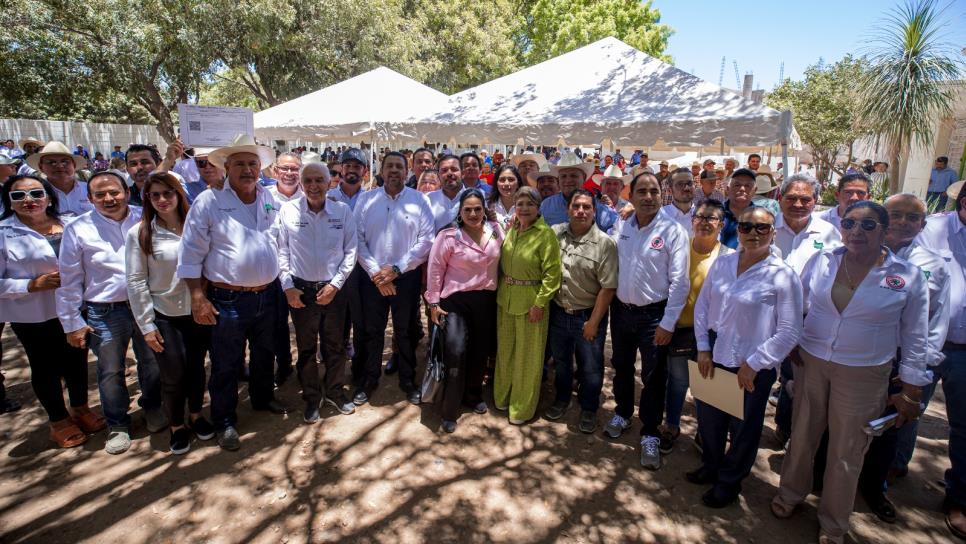 Entregan fertilizante gratuito a más de 53 mil productores en Sinaloa Entregan fertilizante gratuito a más de 53 mil productores en Sinaloa