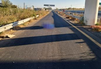 Arrojan cuerpo envuelto en una lona en la carretera Culiacán  a Eldorado