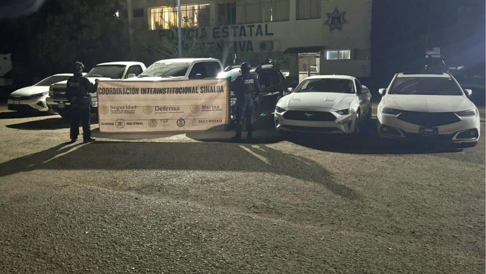Aseguran seis vehículos, armas, cargadores, ponchallantas y droga en Culiacán Aseguran seis vehículos, armas, cargadores, ponchallantas y droga en Culiacán