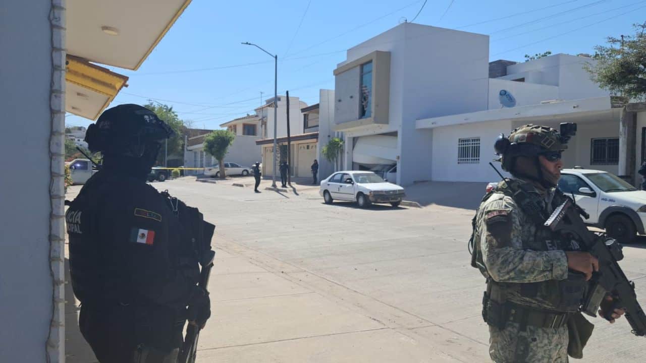 Al final las autoridades  aseguraron  indicios y tomaron imágenes para después retirarse del lugar