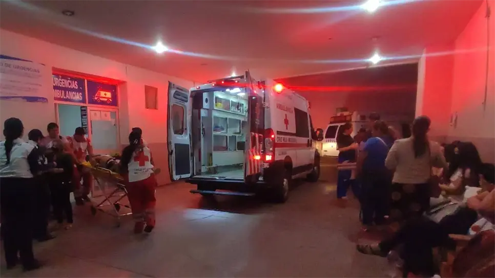 El herido fue trasladado al Hospital General. (FOTO: Ernesto Torres).