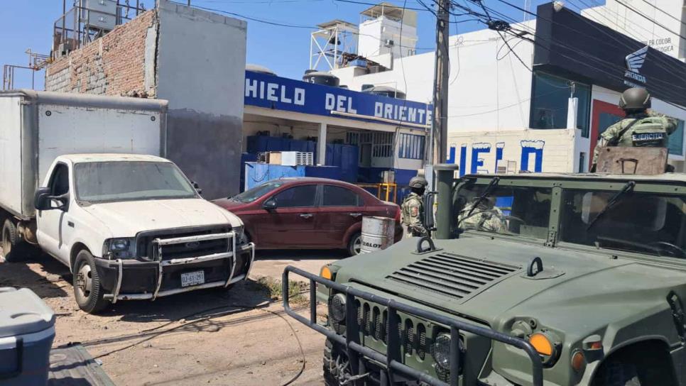 Asesinan a balazos a un empleado de una hielería en la colonia Las Vegas, Culiacán Asesinan a balazos a un empleado de una hielería en la colonia Las Vegas, Culiacán