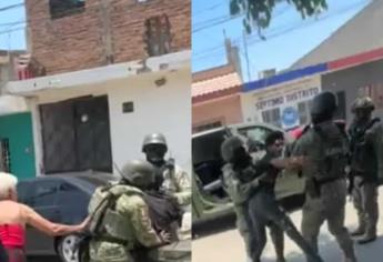 Militares detienen a un presunto puntero en Mazatlán; familia pide que no se lo lleven