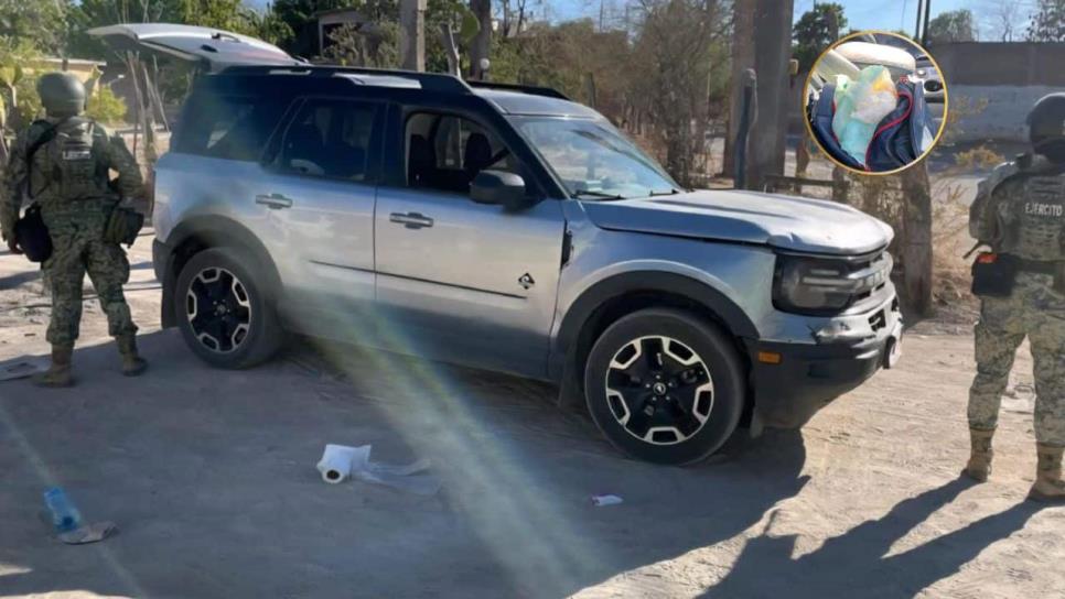 Localizan camioneta abandonada en Choix; tenía una mochila con casi 2 mil 500 dosis de drogas Localizan camioneta abandonada en Choix; tenía una mochila con casi 2 mil 500 dosis de drogas