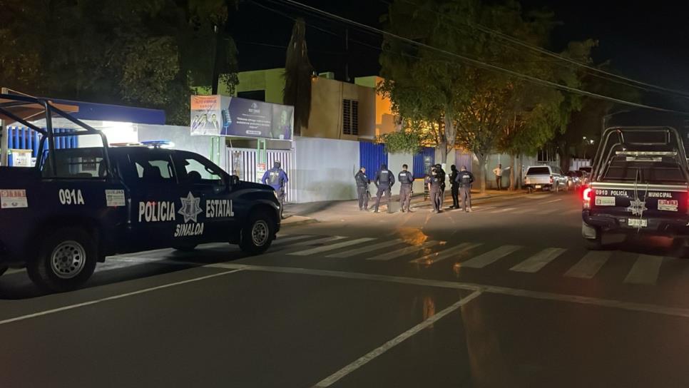 Arrojan a un ejecutado a balazos afuera de la Facultad de Enfermería de la UAS en Culiacán Arrojan a un ejecutado a balazos afuera de la Facultad de Enfermería de la UAS en Culiacán