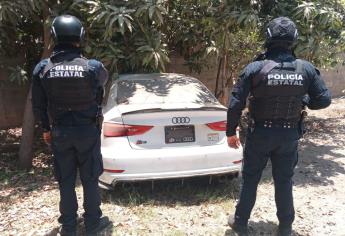 Recuperan un vehículo con reporte de robo reciente en la comisaría de La Higuerita, en Culiacán
