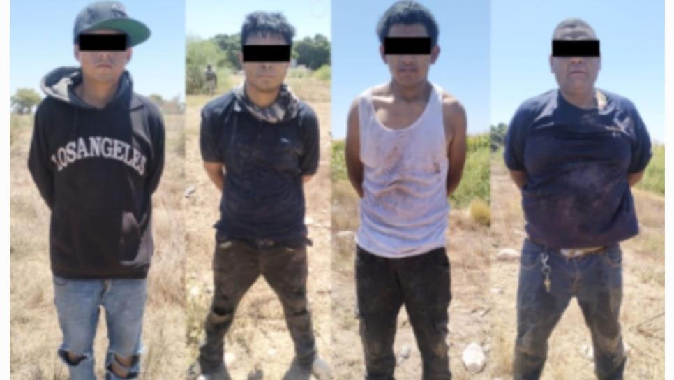Militares detienen a 4 sicarios fuertemente armados en Villa Juárez, Navolato Militares detienen a 4 sicarios fuertemente armados en Villa Juárez, Navolato