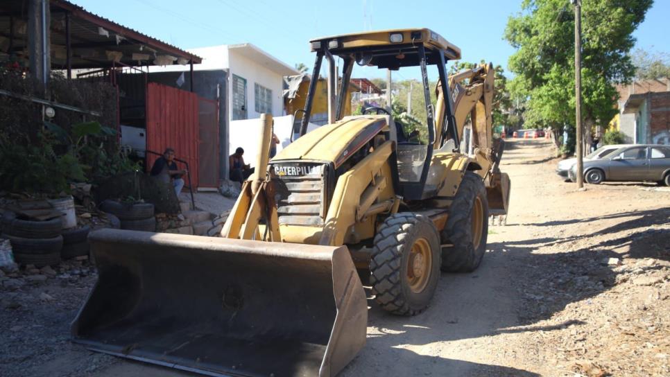 Después de 40 años de espera, inicia la pavimentación de la calle De las Rosas en Mazatlán Después de 40 años de espera, inicia la pavimentación de la calle De las Rosas en Mazatlán
