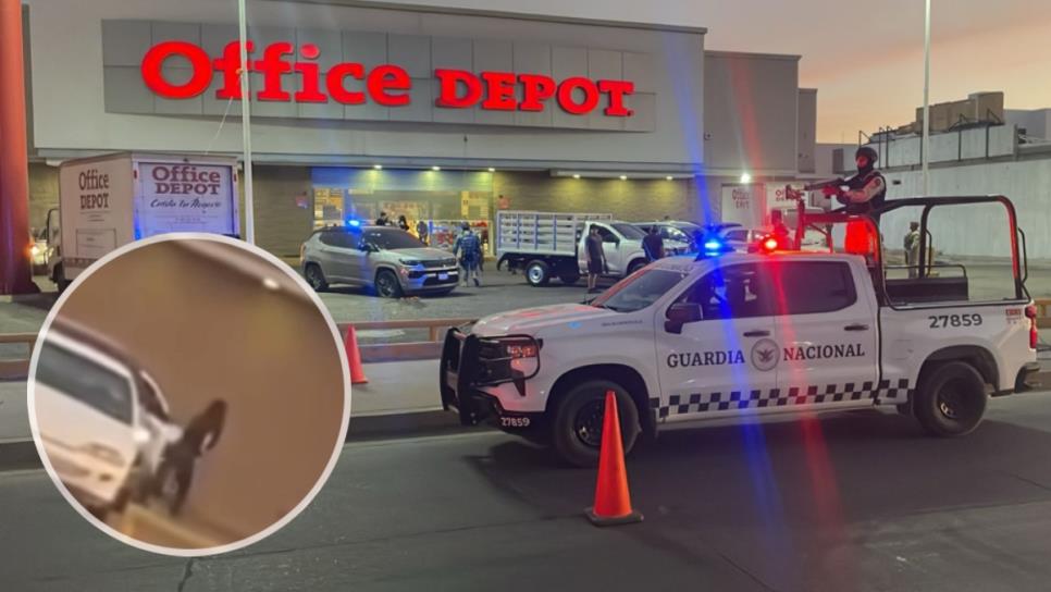 Así huyeron de las balas una mujer y dos niños para protegerse de ataque en el Office Depot de Culiacán Así huyeron de las balas una mujer y dos niños para protegerse de ataque en el Office Depot de Culiacán