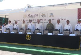 Encabeza el gobernador Rubén Rocha Moya acto por el 83 aniversario de la Marina Nacional en Mazatlán